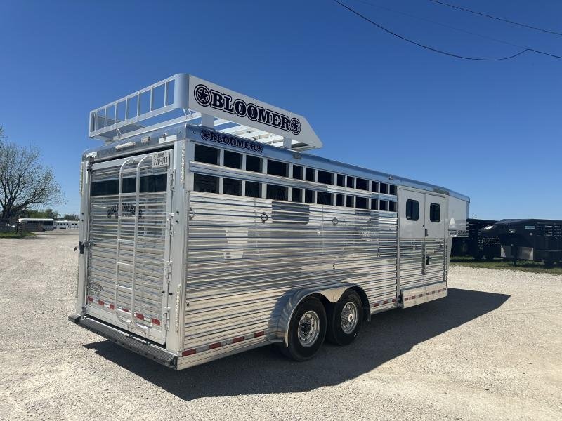 2020 Bloomer 4 Horse Stock Combo Trainer Tack Horse Trailer - Image 9