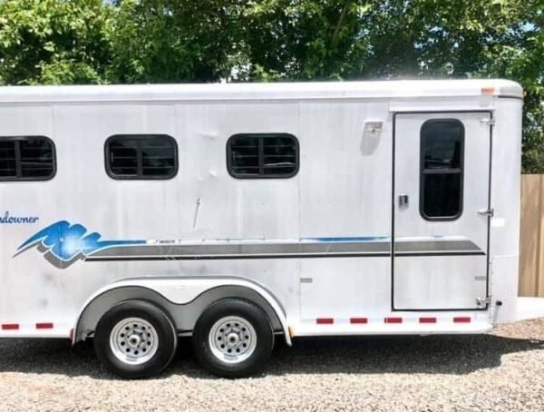 1998 Sundowner 3 Horse Slant