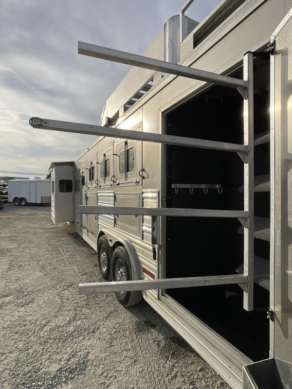 2014 Logan Coach RAZ4GNHDLQ 40′ 4 horse Razor GN Horse Trailer**WITH WALK IN CLOSET** - Image 35