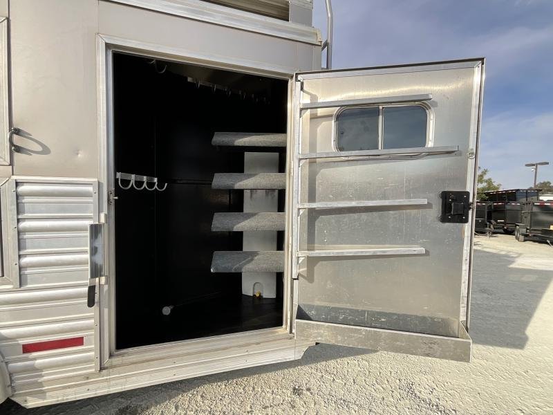 2014 Logan Coach RAZ4GNHDLQ 40′ 4 horse Razor GN Horse Trailer**WITH WALK IN CLOSET** - Image 33
