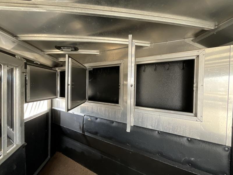 2014 Logan Coach RAZ4GNHDLQ 40′ 4 horse Razor GN Horse Trailer**WITH WALK IN CLOSET** - Image 45
