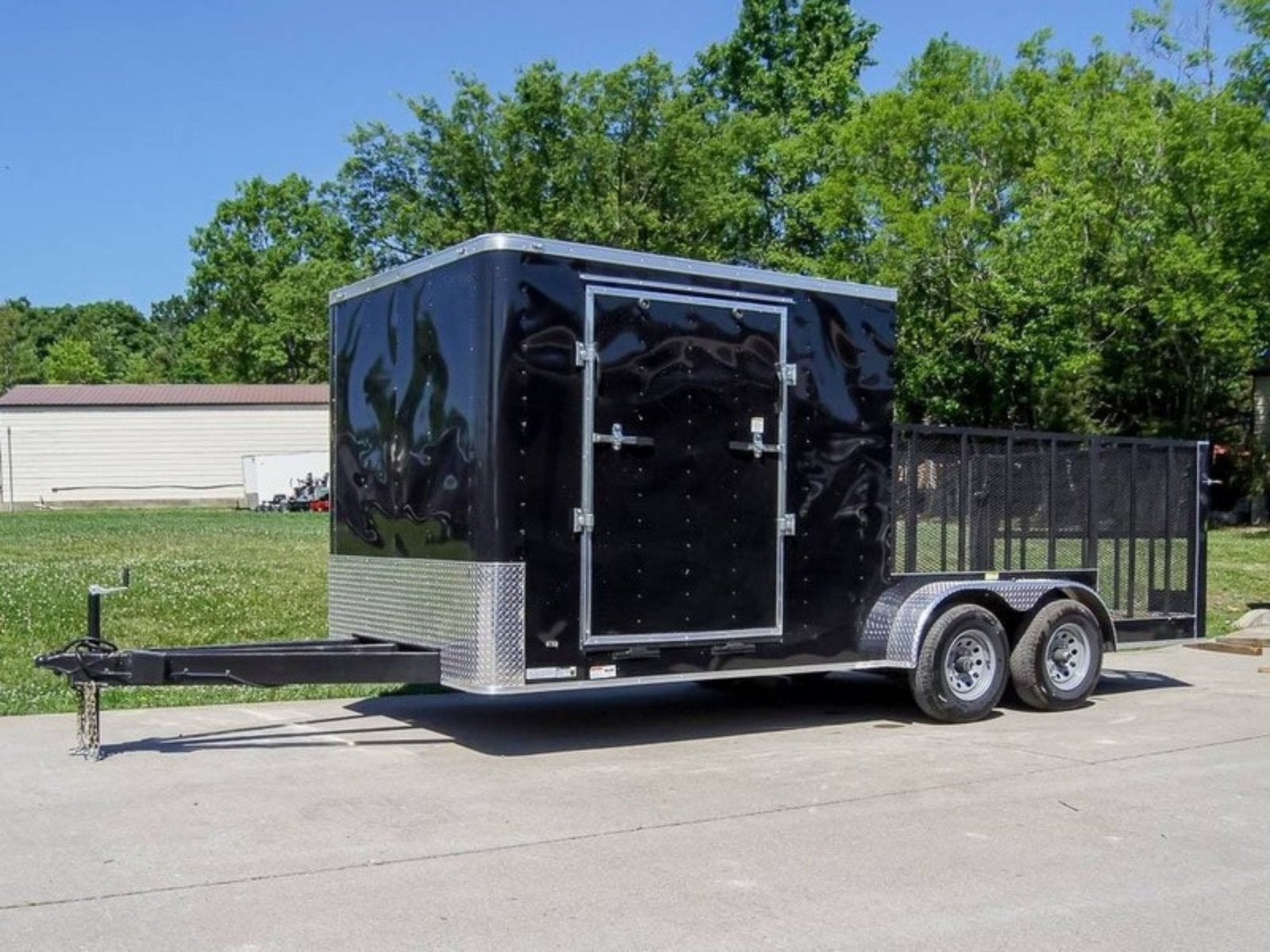 dsc07117_1_80e433ea-1554-4f3d-8a92-3514a6d8df44.jpg 7×18 Hybrid Flat-Nose Enclosed Trailer with 4ft Mesh Deck Storage - Image 1