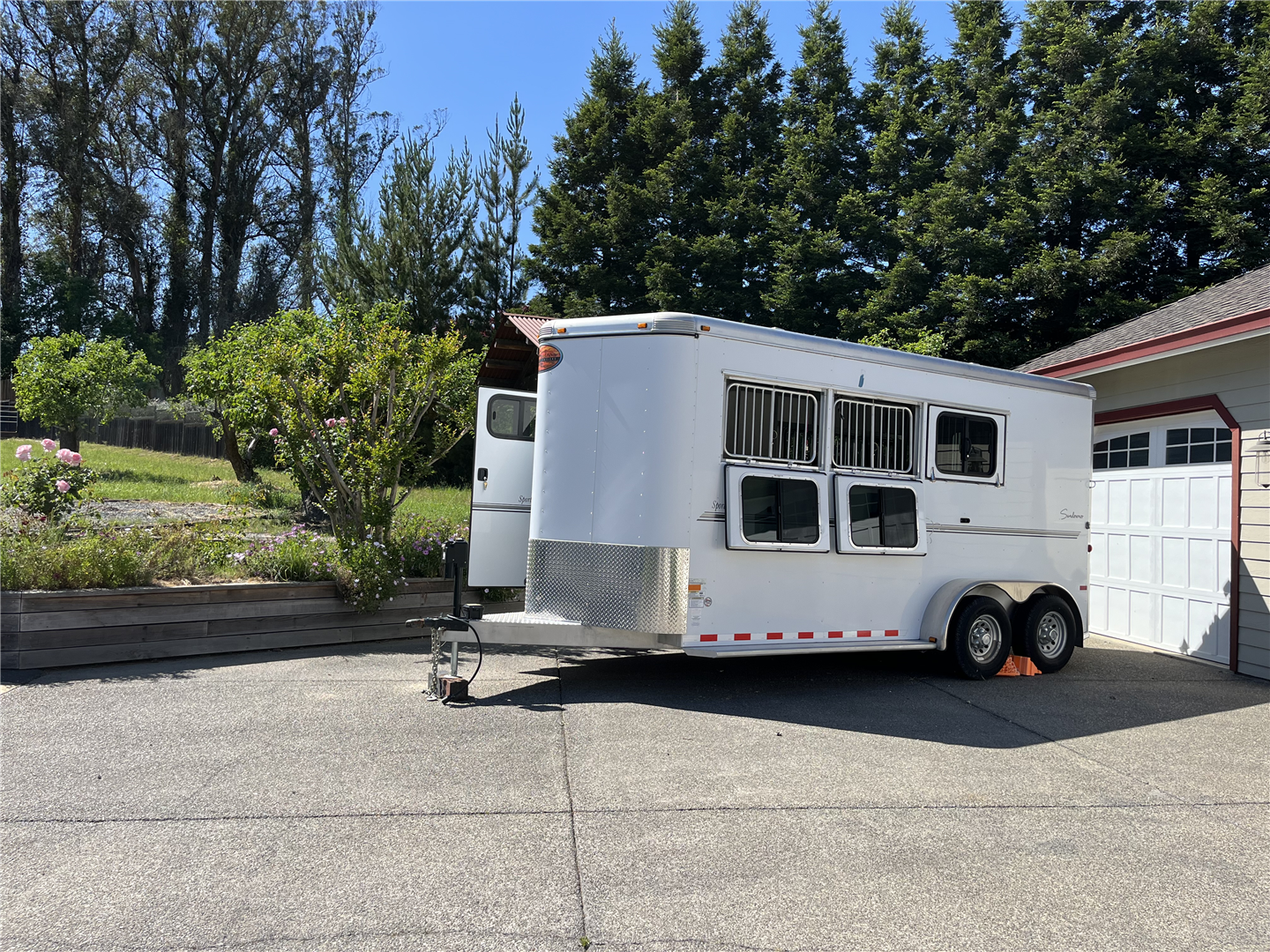 img_2397.png 2013 Sundowner Trailers Sportman 3 Horse Triler - Image 1
